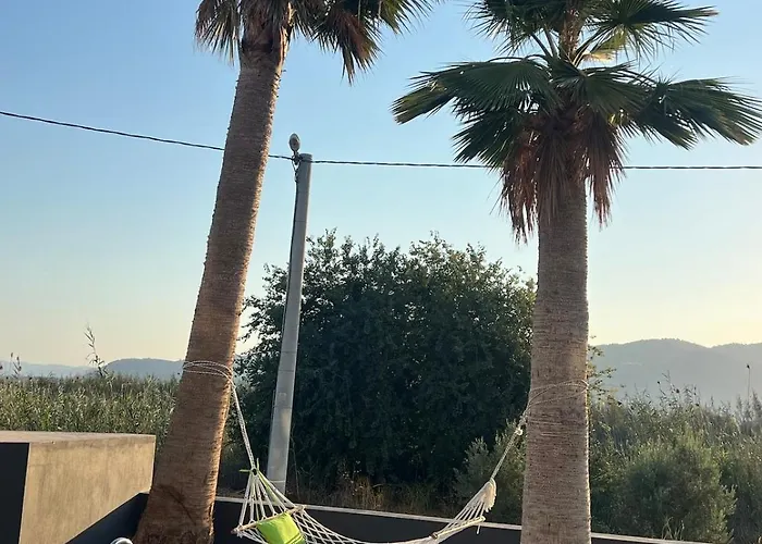 The Pool House Time Monthly Welcome Vila *