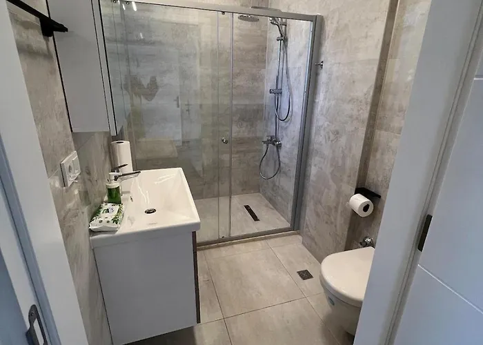 The Pool House Time Monthly Welcome *