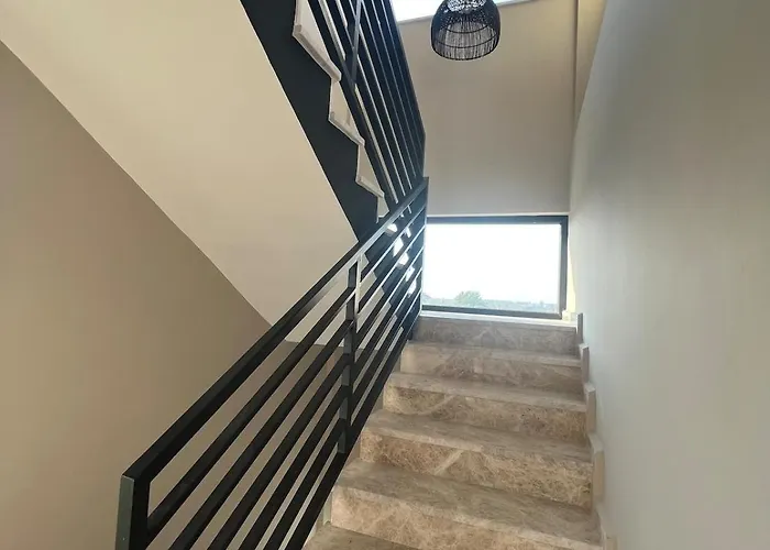 The Pool House Time Monthly Welcome Vila