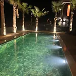 Vilă The Pool House Time Monthly Welcome