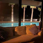 Vilă The Pool House Time Monthly Welcome *