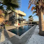 The Pool House Time Monthly Welcome Vilă
