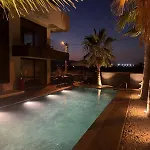 The Pool House Time Monthly Welcome Vilă