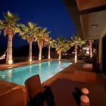 Vilă The Pool House Time Monthly Welcome