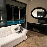 Vilă The Pool House Time Monthly Welcome