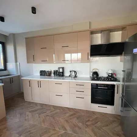 The Pool House Time Monthly Welcome Vilă