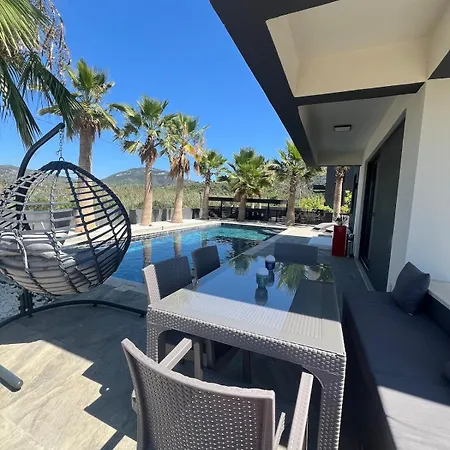 The Pool House Time Monthly Welcome *