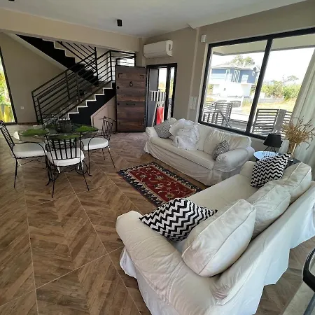 The Pool House Time Monthly Welcome *