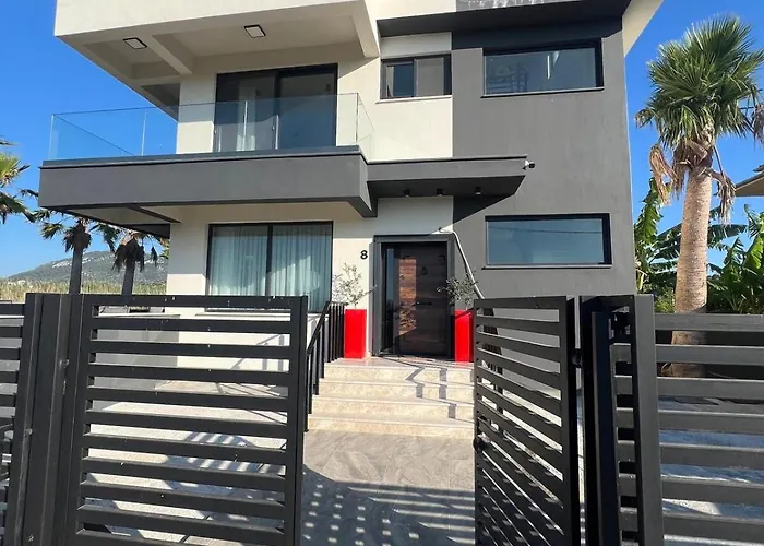 The Pool House Time Monthly Welcome 达拉曼