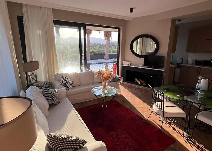 The Pool House Time Monthly Welcome * 达拉曼